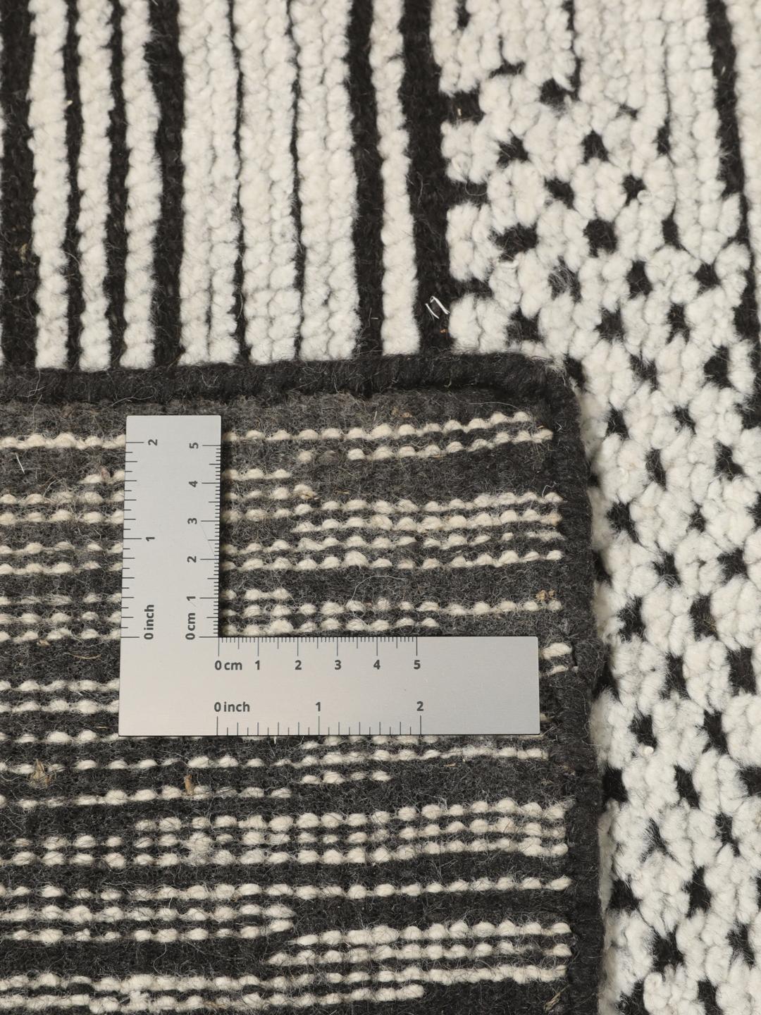 Håndknyttet moderne tæppe fra Indien i sort og beige