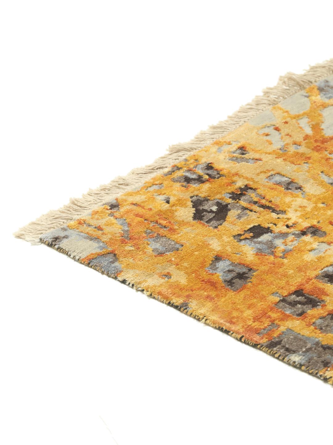 Handgeknoopt modern tapijt uit India in oranje en donkergrijze tinten