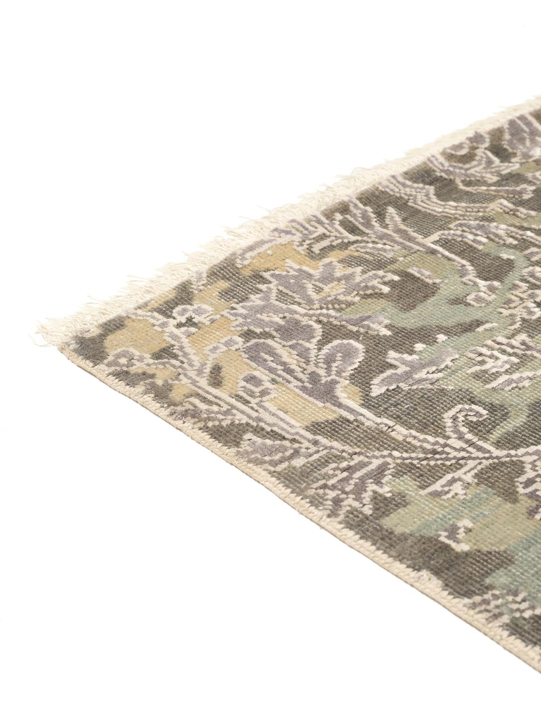 Hedendaags handgeknoopt Wool tapijt uit India in beige en groene tinten