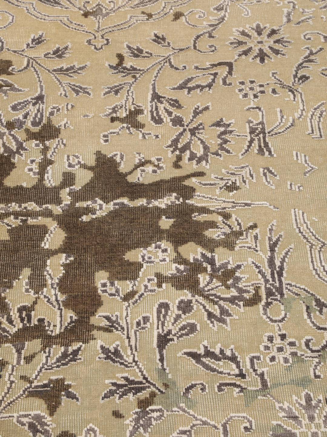 Hedendaags handgeknoopt Wool tapijt uit India in beige en groene tinten