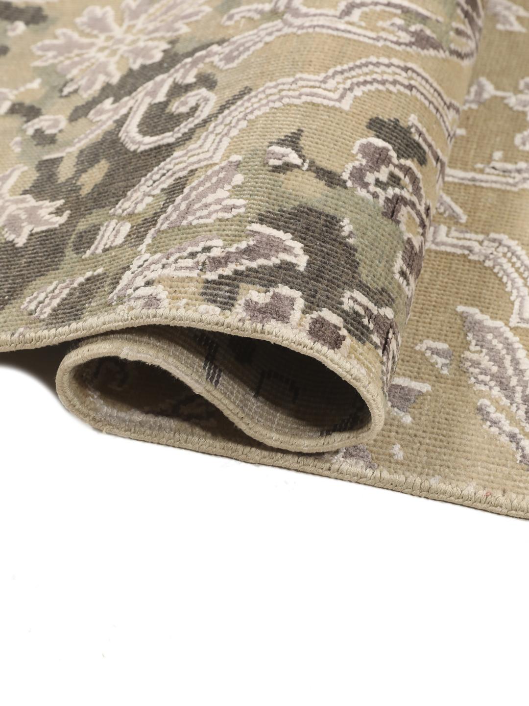 Hedendaags handgeknoopt Wool tapijt uit India in beige en groene tinten