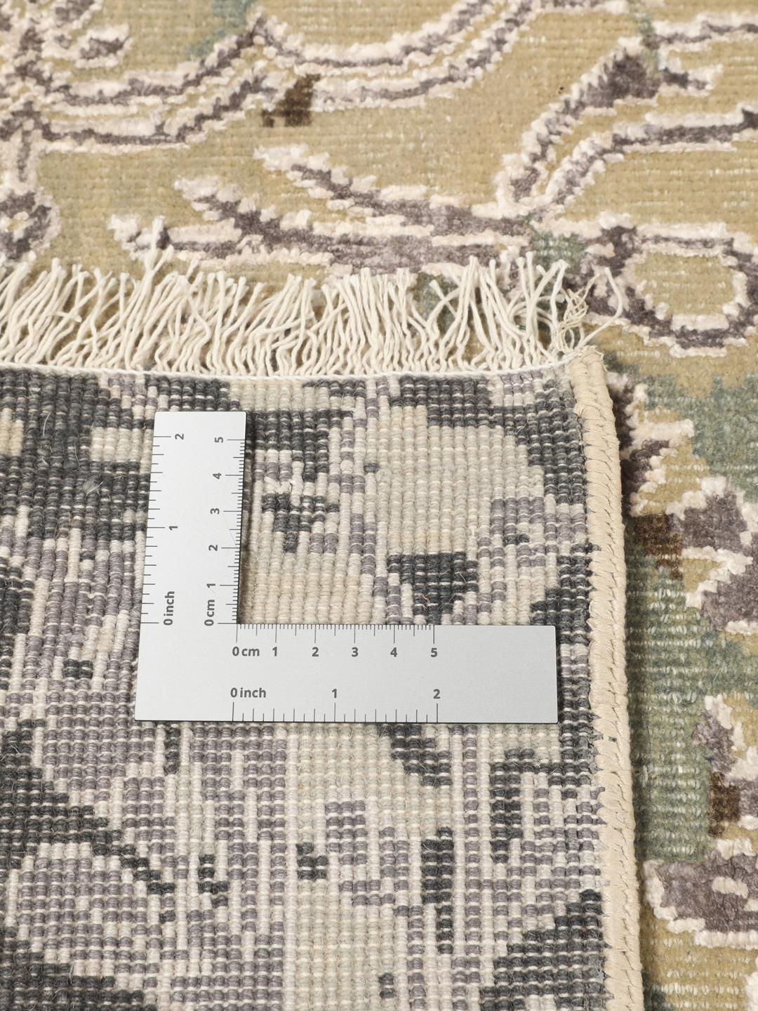 Hedendaags handgeknoopt Wool tapijt uit India in beige en groene tinten