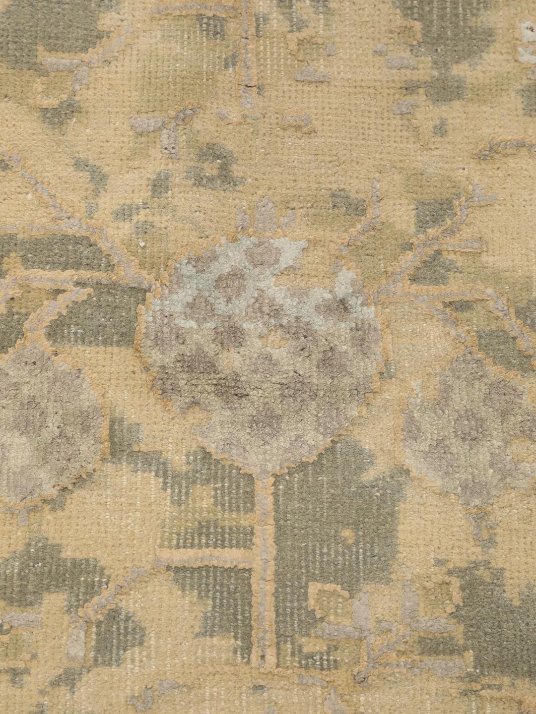 Håndknyttet indisk tæppe med moderne design i beige