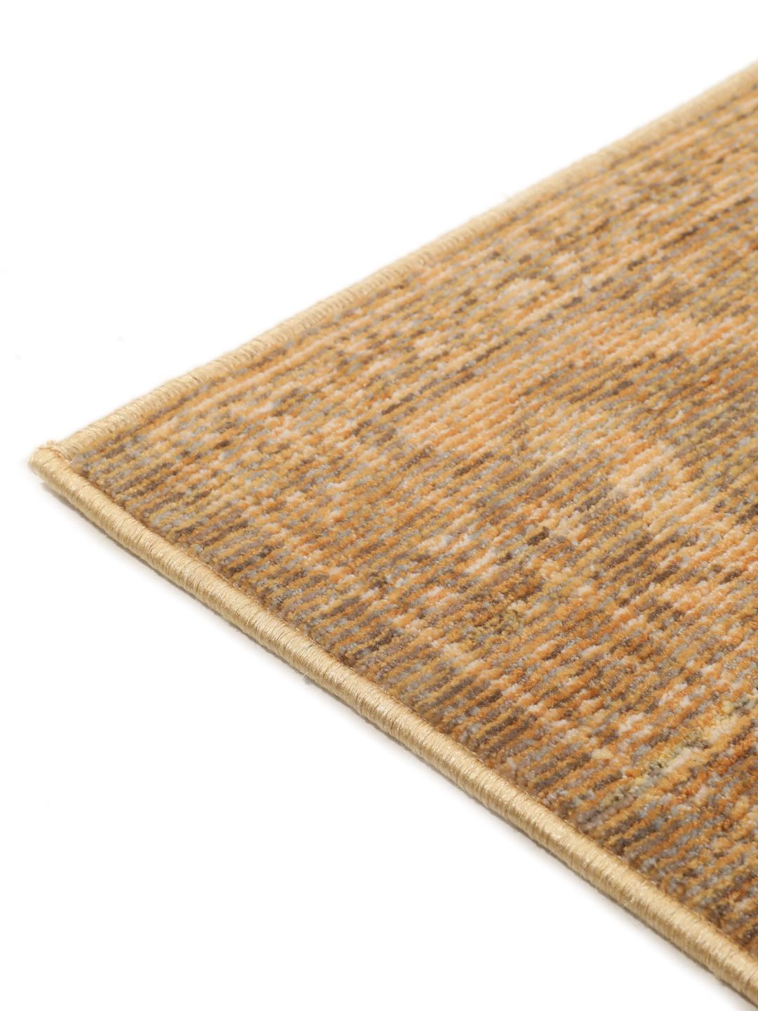 Beige vloerkleed met patroon en een verfijnd, subtiel ontwerp
