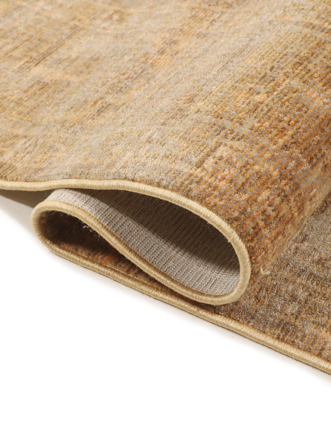 Beige vloerkleed met patroon en een verfijnd, subtiel ontwerp