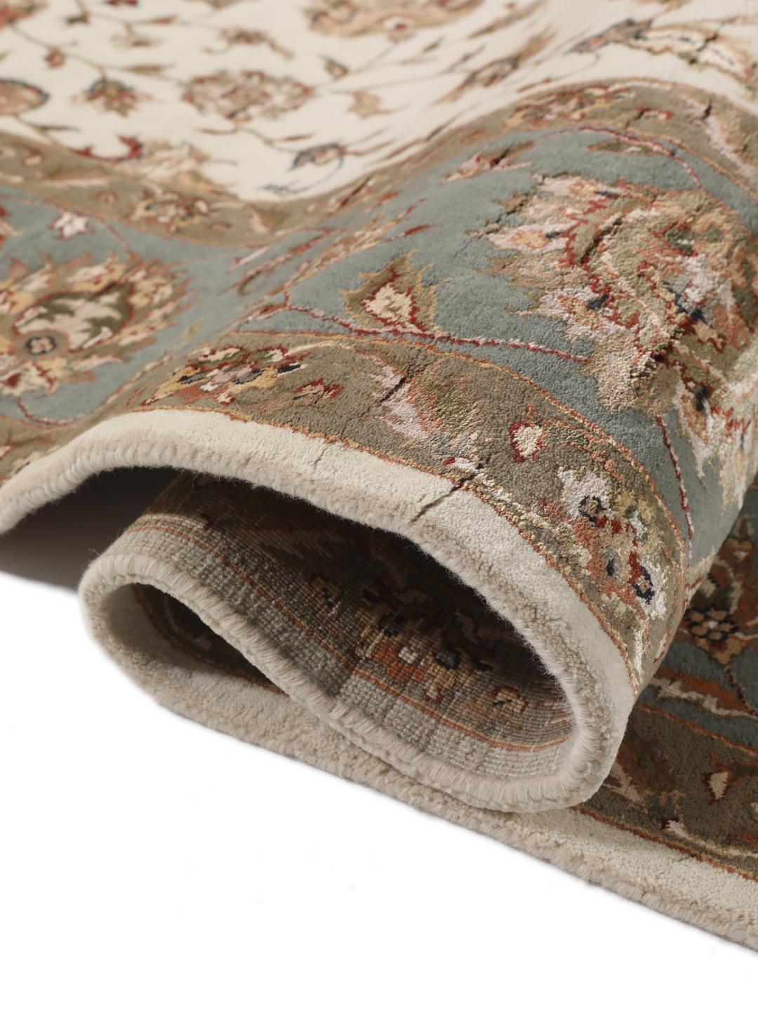 
    Sarough American - Braun / Orange - 242 x 243 cm
  