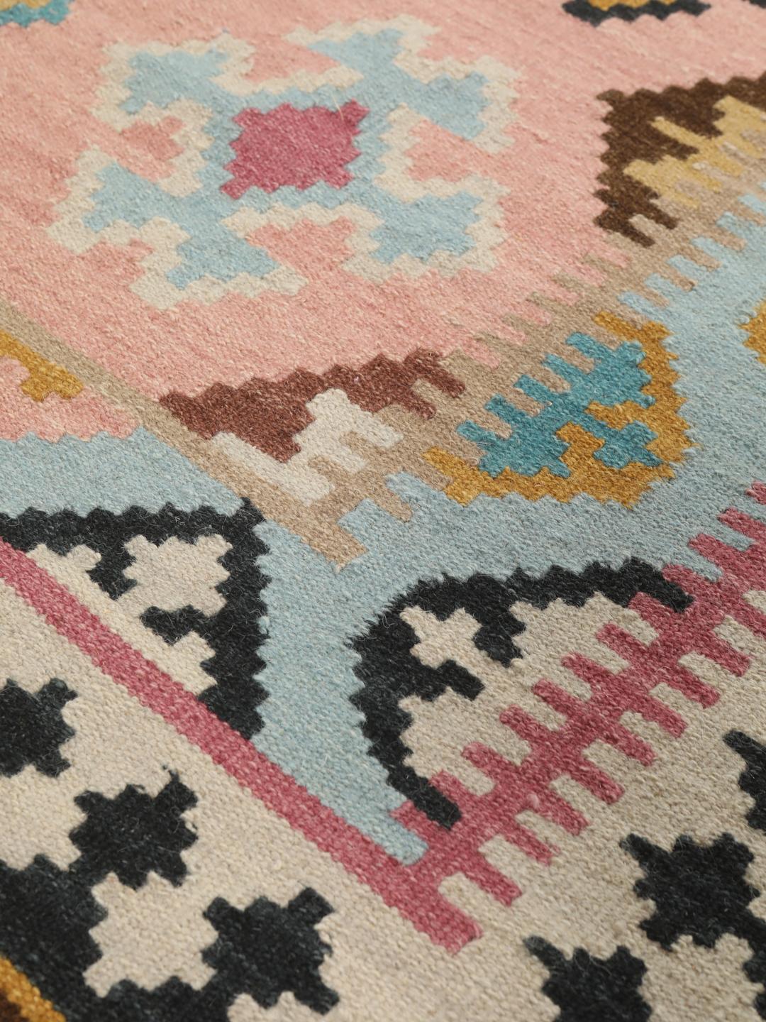 Handgeweven loper in roze en blauwe tinten