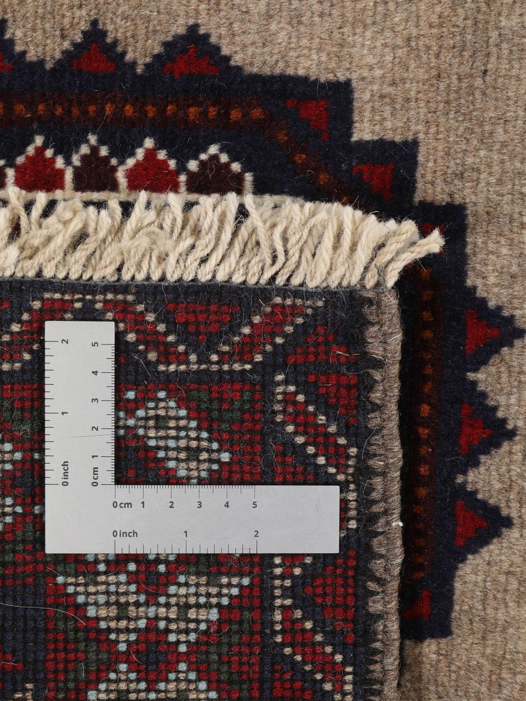 Håndknyttet Baluch-tæppe fra Mellemøsten i røde og beige nuancer