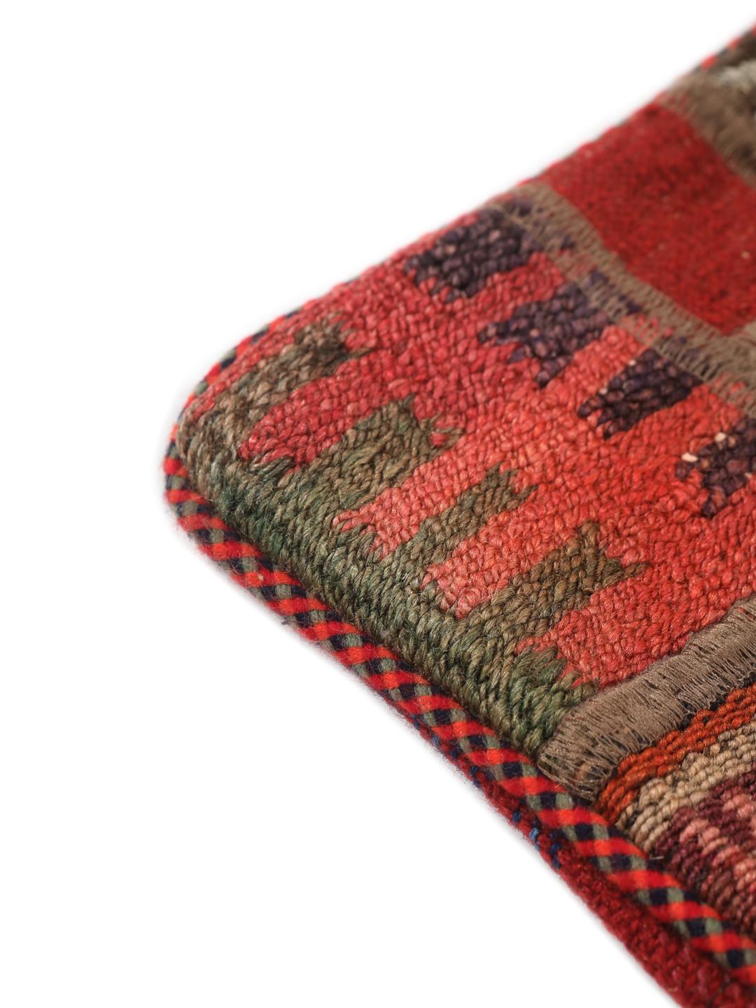 Kvadratisk håndlaget patchwork-teppe fra Midtøsten i flerfarget ull