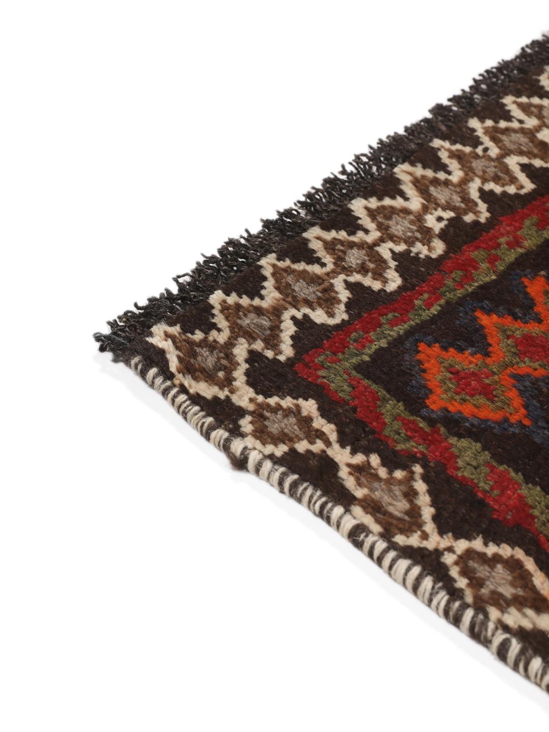 Hand-knotted beige Shiraz rug with geometric medallions from the Middle East