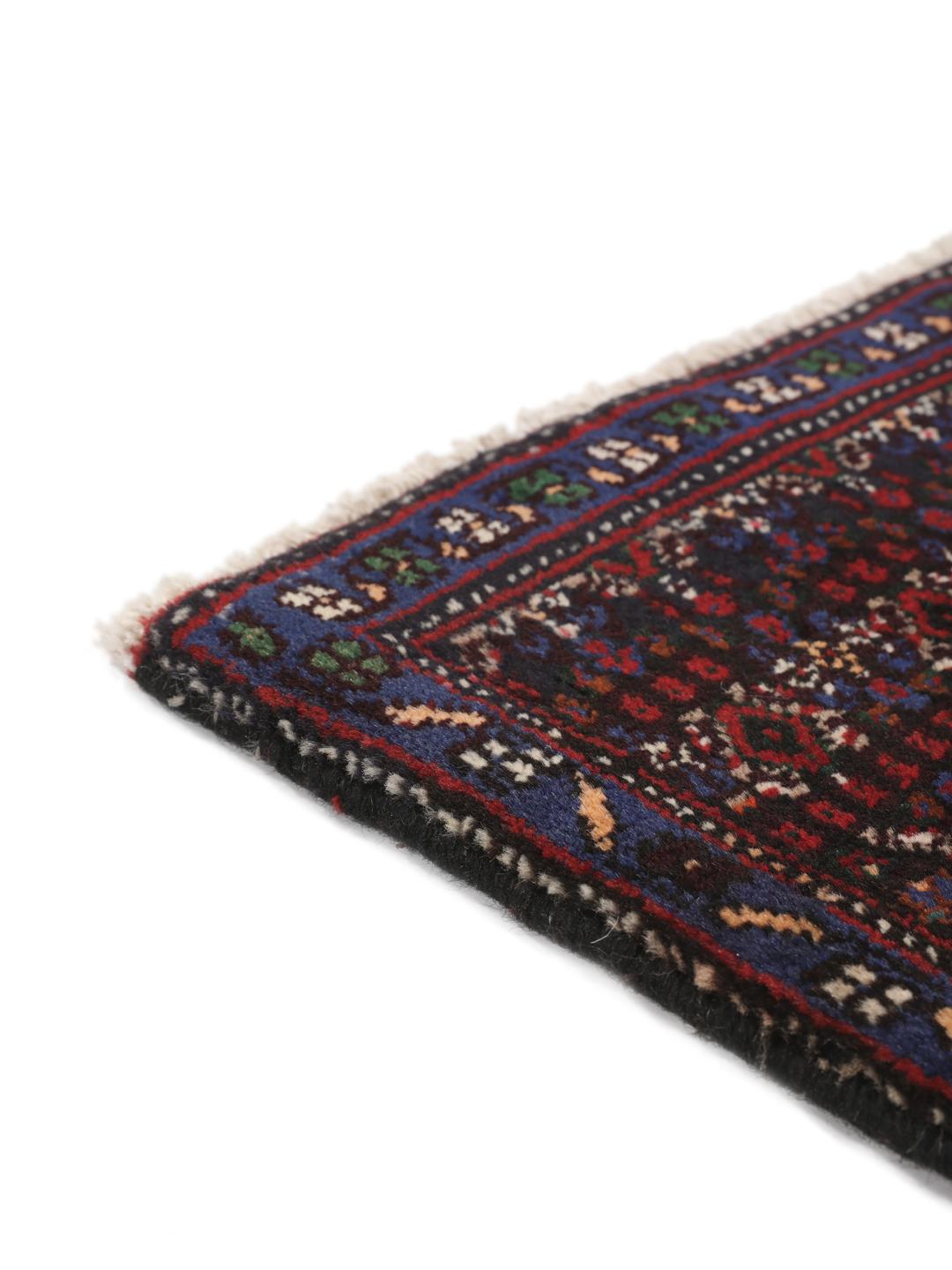 Tapis Senneh noué à la main du Moyen-Orient dans des tons rouge foncé et bleu foncé