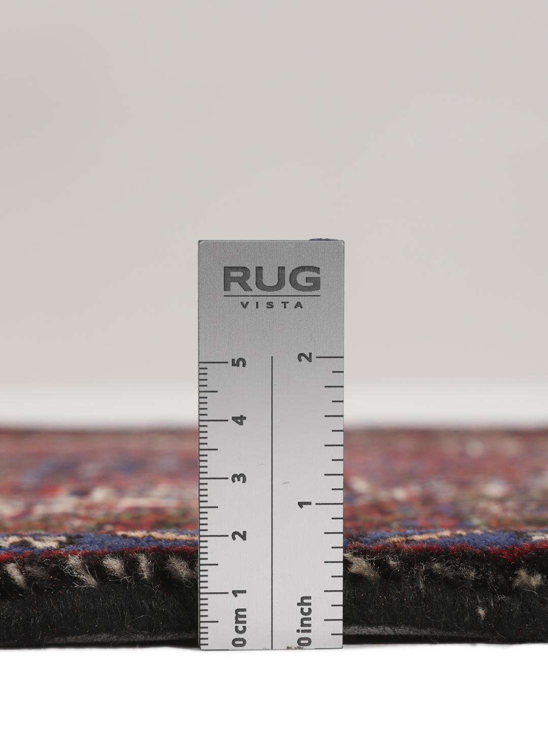 Tapis Senneh noué à la main du Moyen-Orient dans des tons rouge foncé et bleu foncé