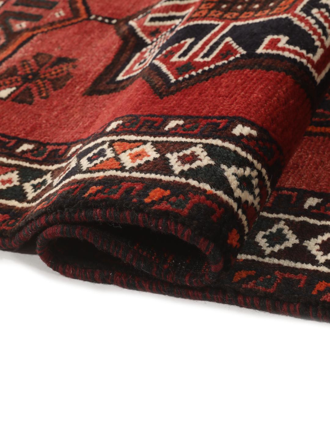 Handgeknoopt rood Shiraz-tapijt met geometrische tribale motieven
