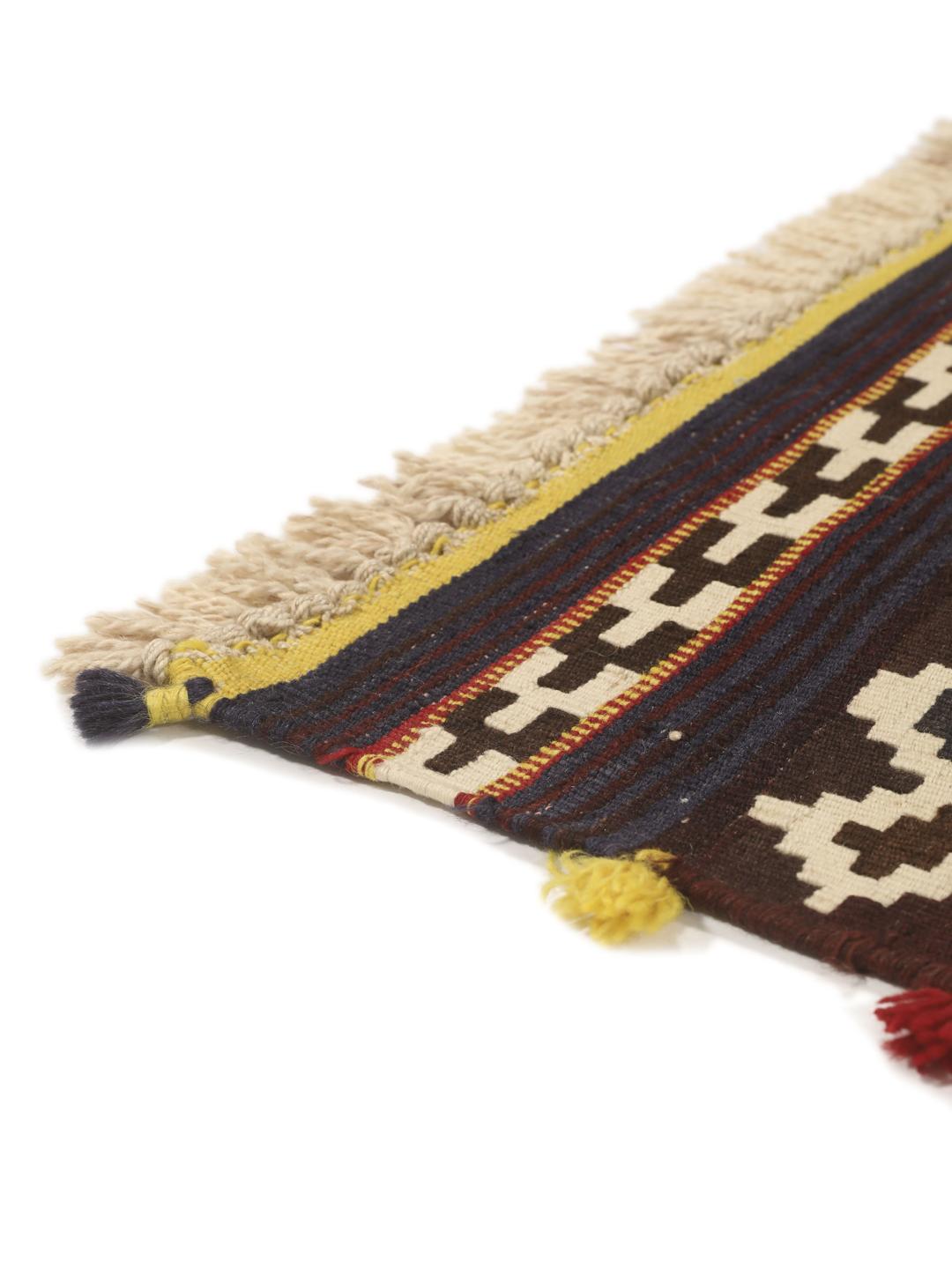 Kilim vintage du Moyen-Orient tissé à la main avec des motifs géométriques en losanges multicolores