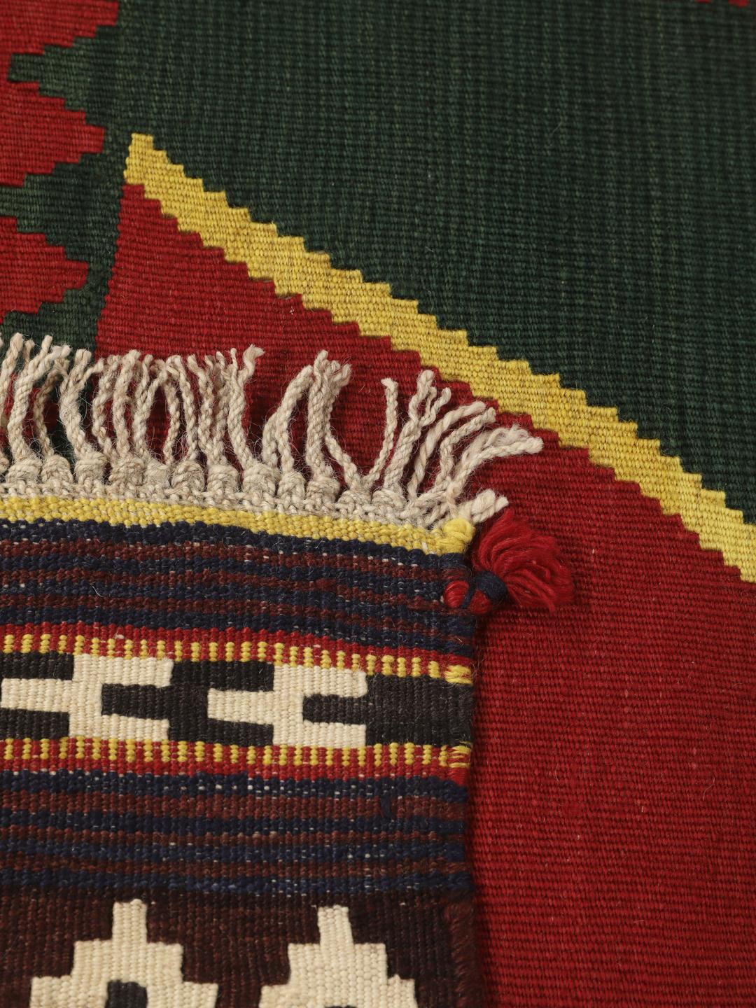 Kilim vintage du Moyen-Orient tissé à la main avec des motifs géométriques en losanges multicolores