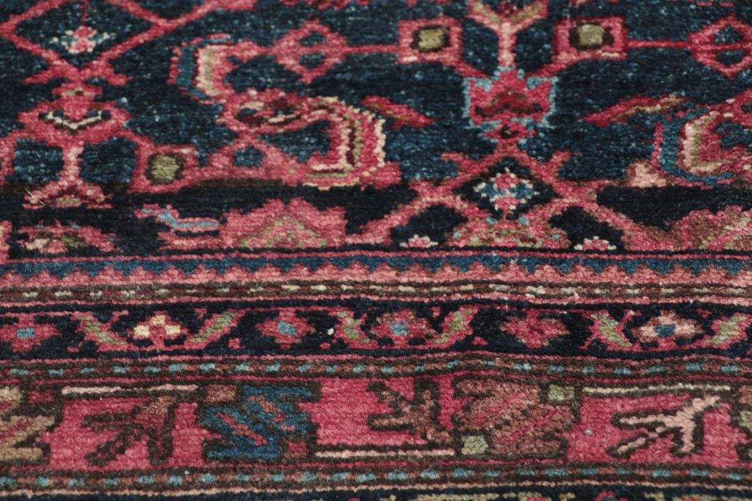 Hamadan tapijt uit het Midden-Oosten in donkerblauw en donkerrood
