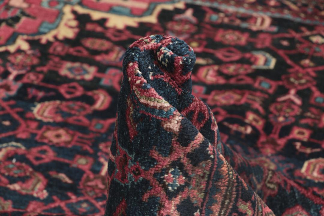 Hamadan tapijt uit het Midden-Oosten in donkerblauw en donkerrood