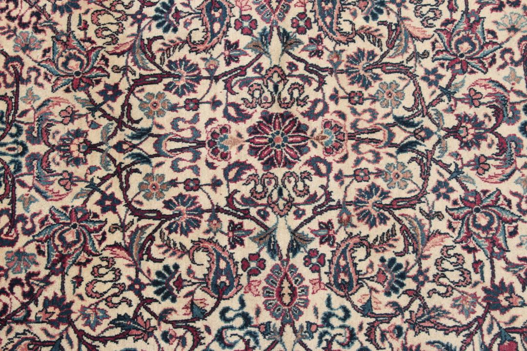 Handgemaakt rechthoekig Keshan tapijt uit Persia in beige