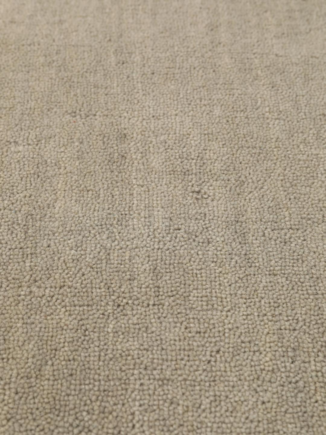 Vierkant beige tapijt met een zachte pool van Wool en franjes