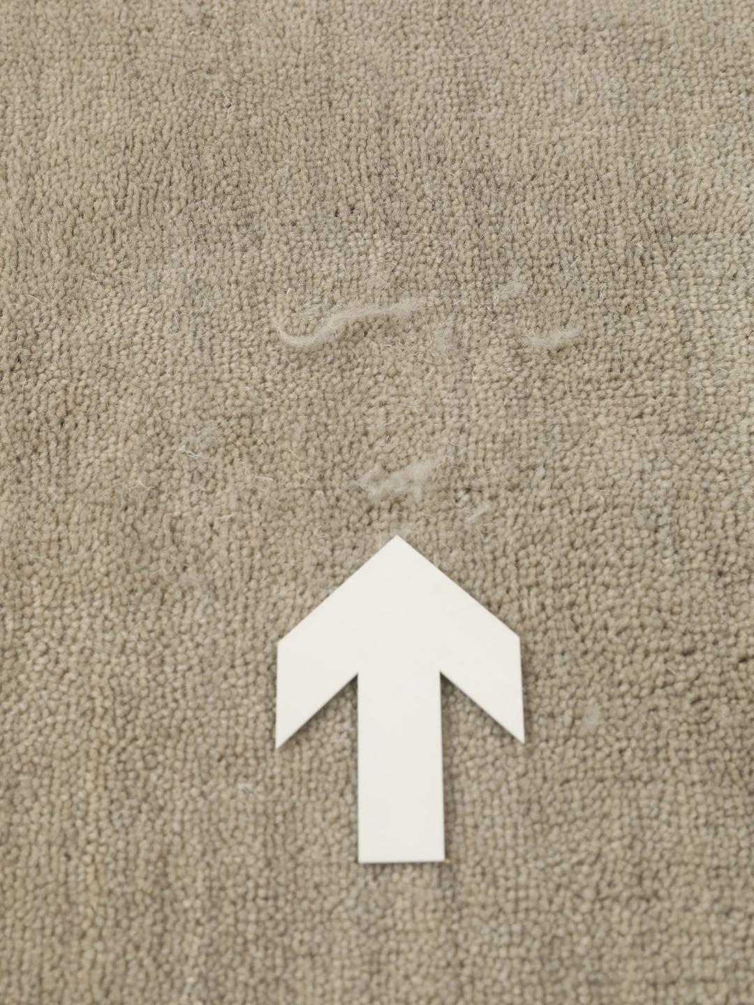 Vierkant beige tapijt met een zachte pool van Wool en franjes