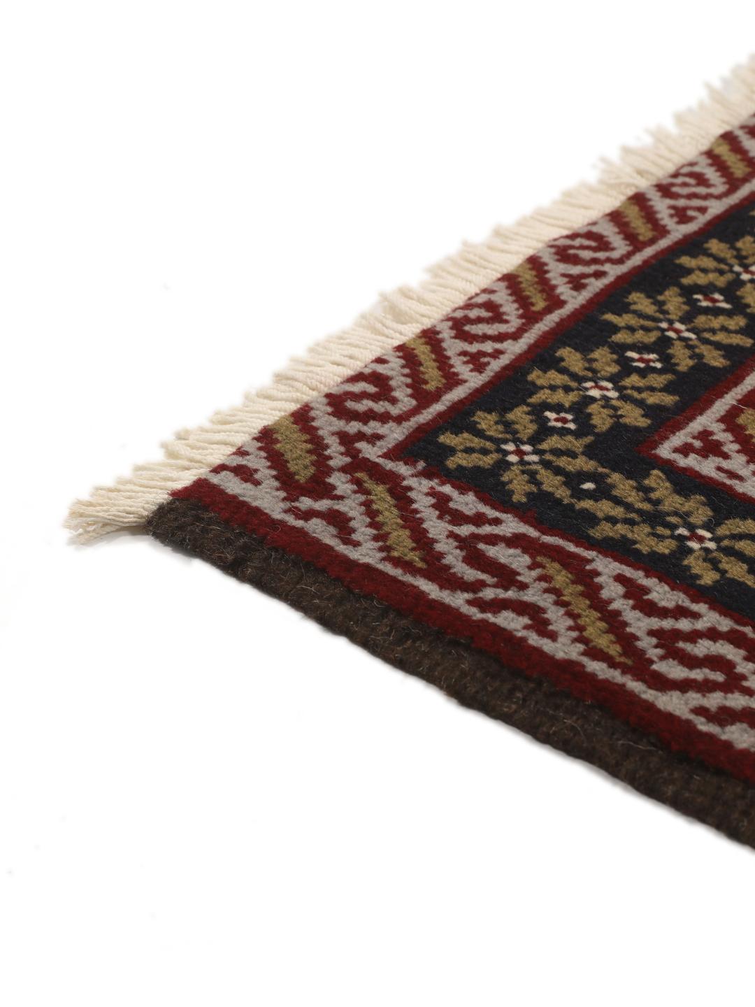 Hand-knotted Middle Eastern Baluch rug in dark-red and dark-blue Wool
