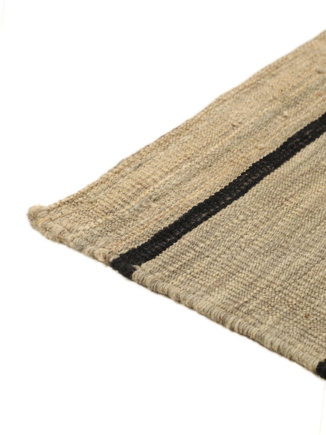 Handgeweven Kilim-tapijt uit het Midden-Oosten met streeppatroon in beige, grijs en zwart