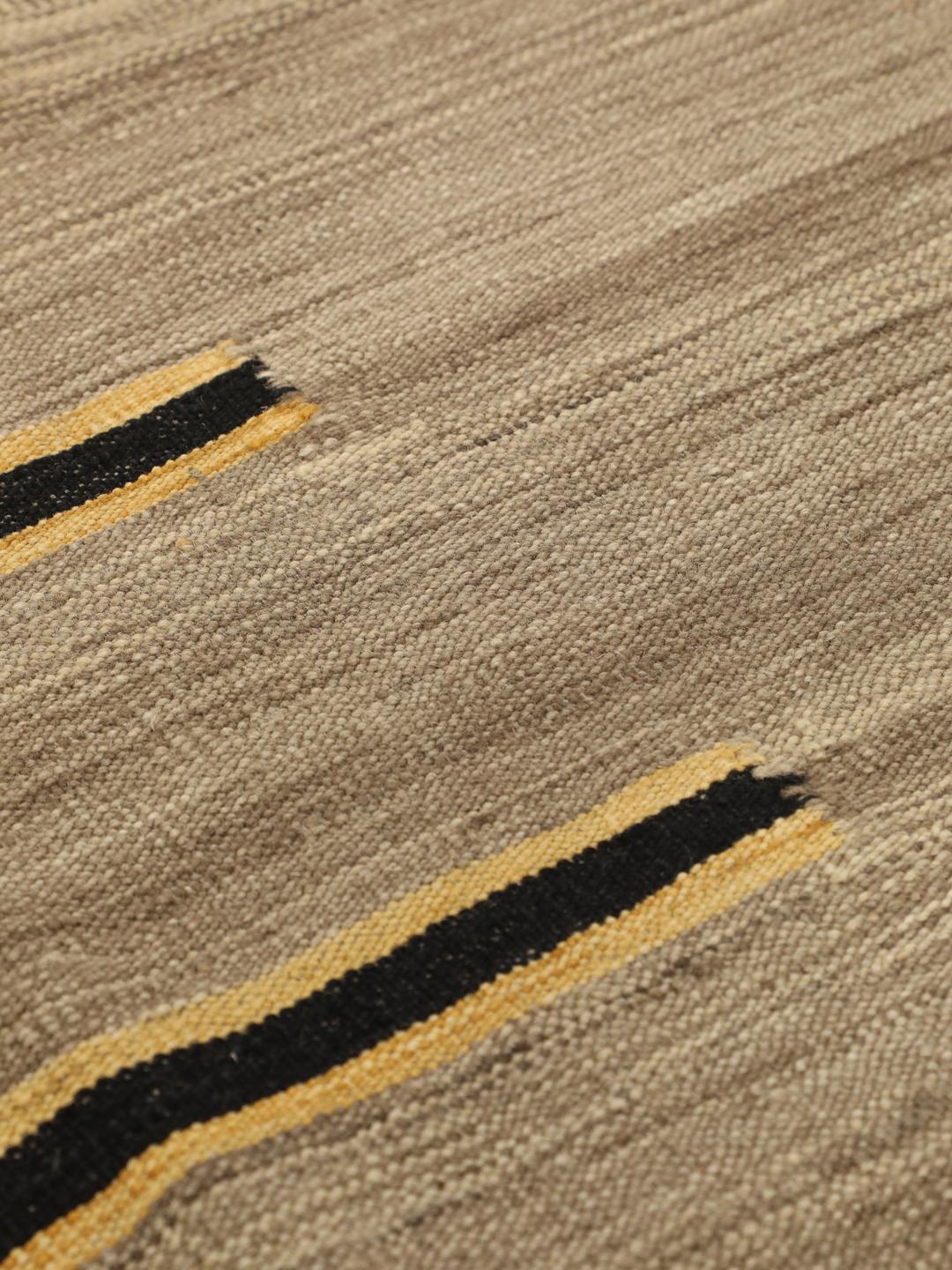 Håndvævet Kilim-tæppe fra Afghanistan i brune nuancer med stribede mønstre