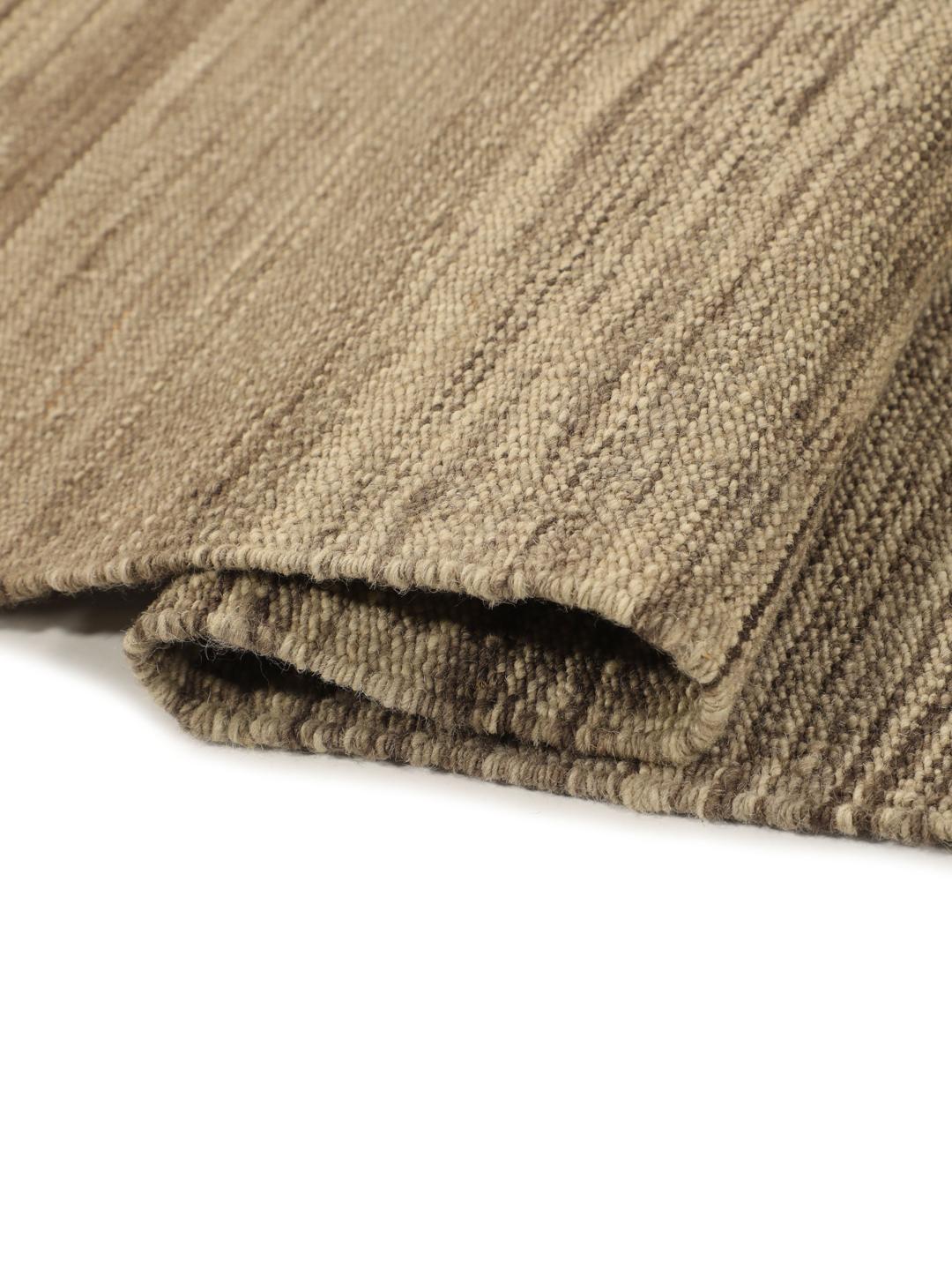 Håndvævet Kilim-tæppe fra Afghanistan i brune nuancer med stribede mønstre