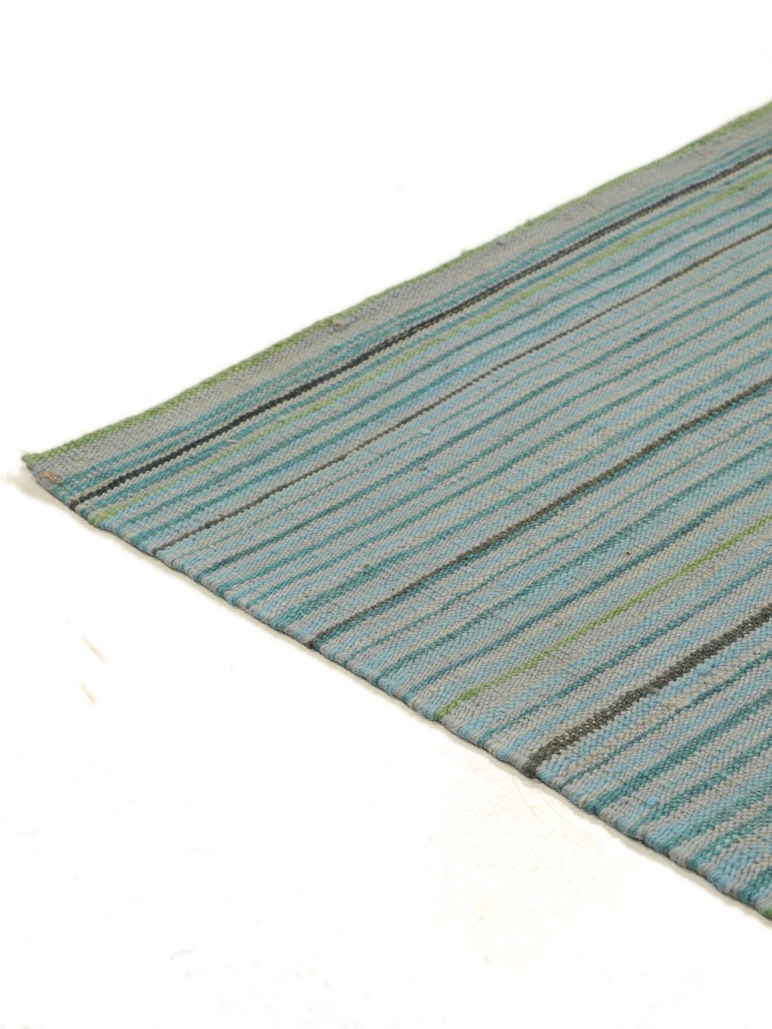 Handgeweven Afghaans Kilim tapijt met een gestreept lichtblauw en grijs patroon