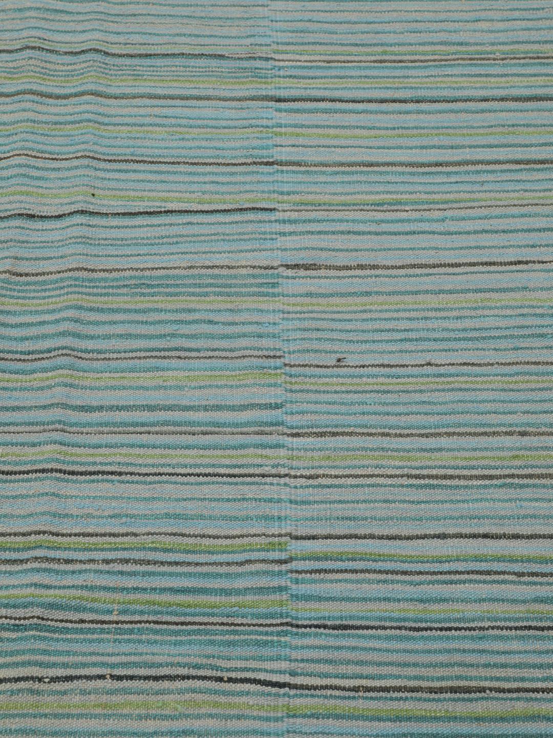 Handgeweven Afghaans Kilim tapijt met een gestreept lichtblauw en grijs patroon