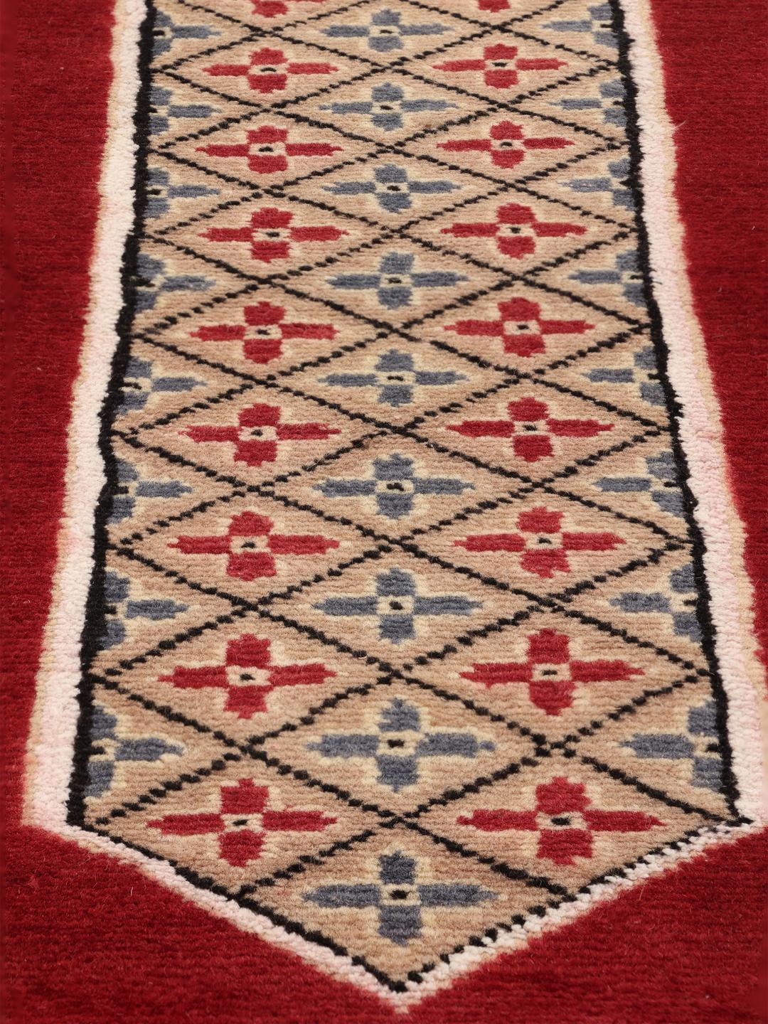 Hand-knotted Pakistan Bokhara 2ply rug with red and beige geometric patterns