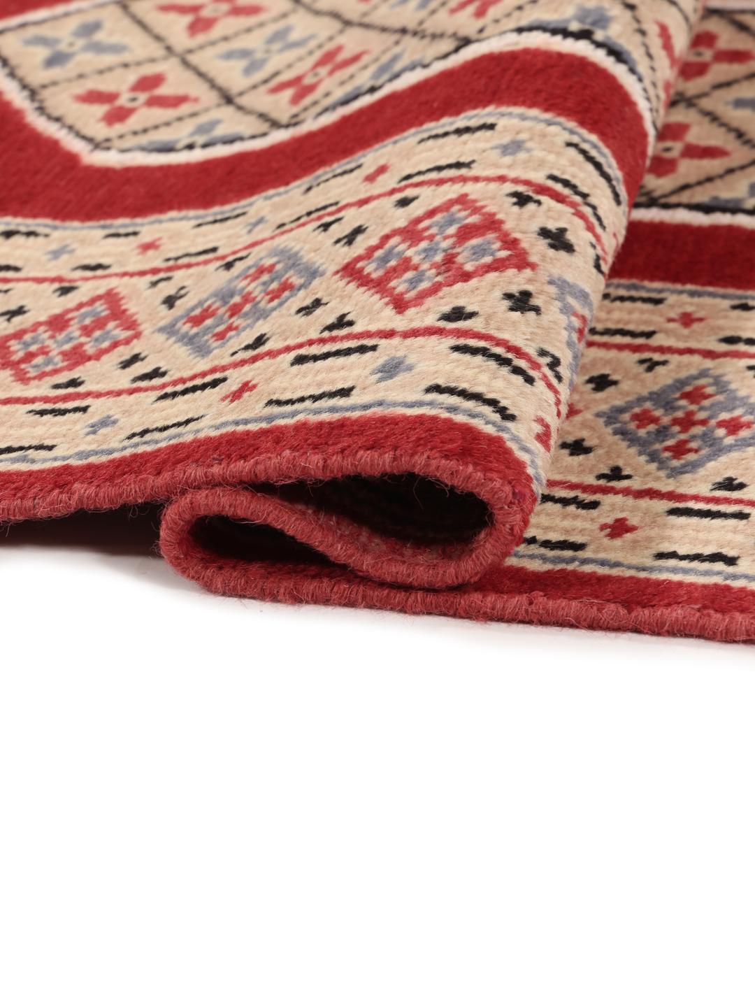 Hand-knotted Pakistan Bokhara 2ply rug with red and beige geometric patterns