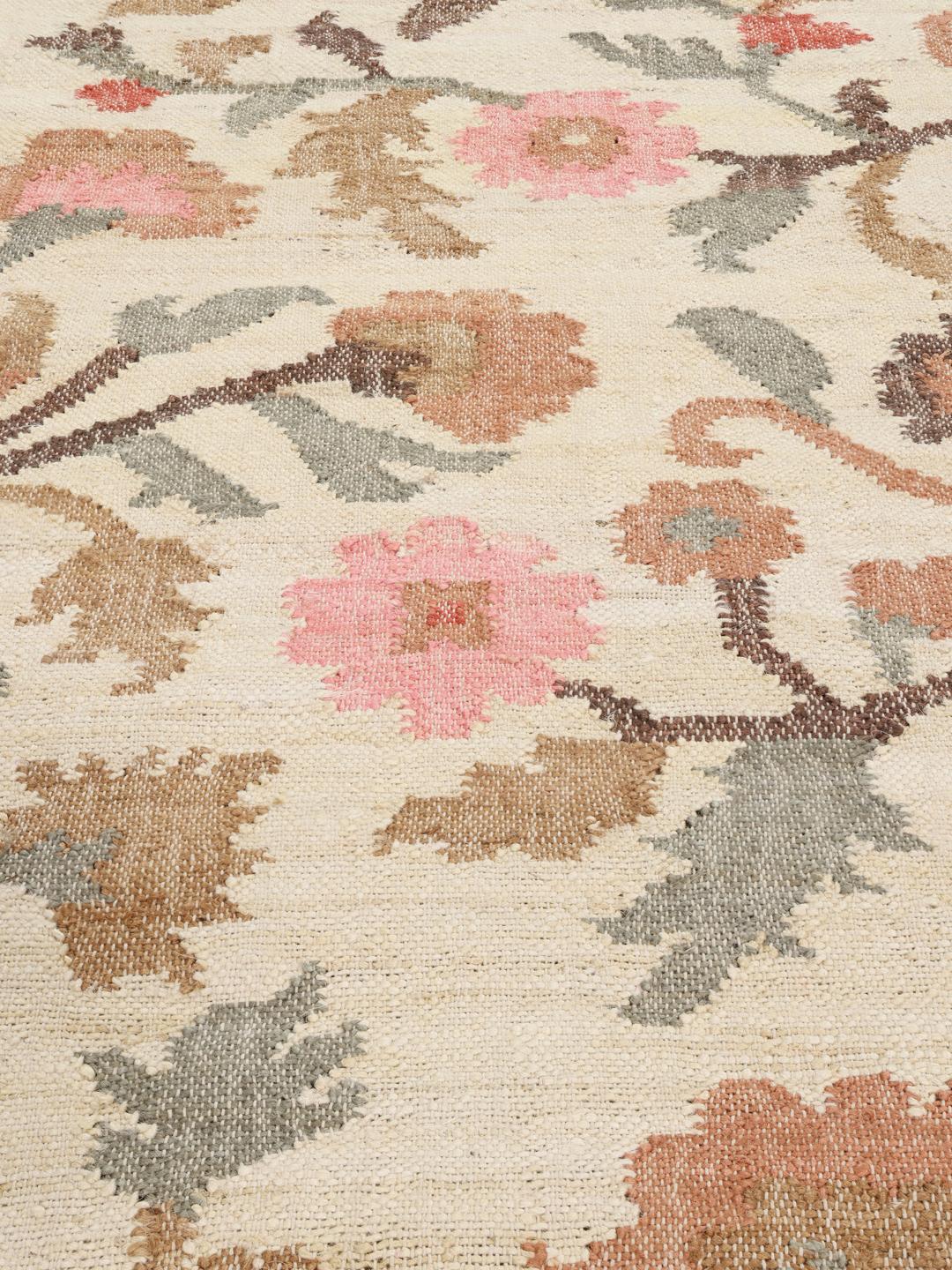Multikleur tapijt met bloemmotief