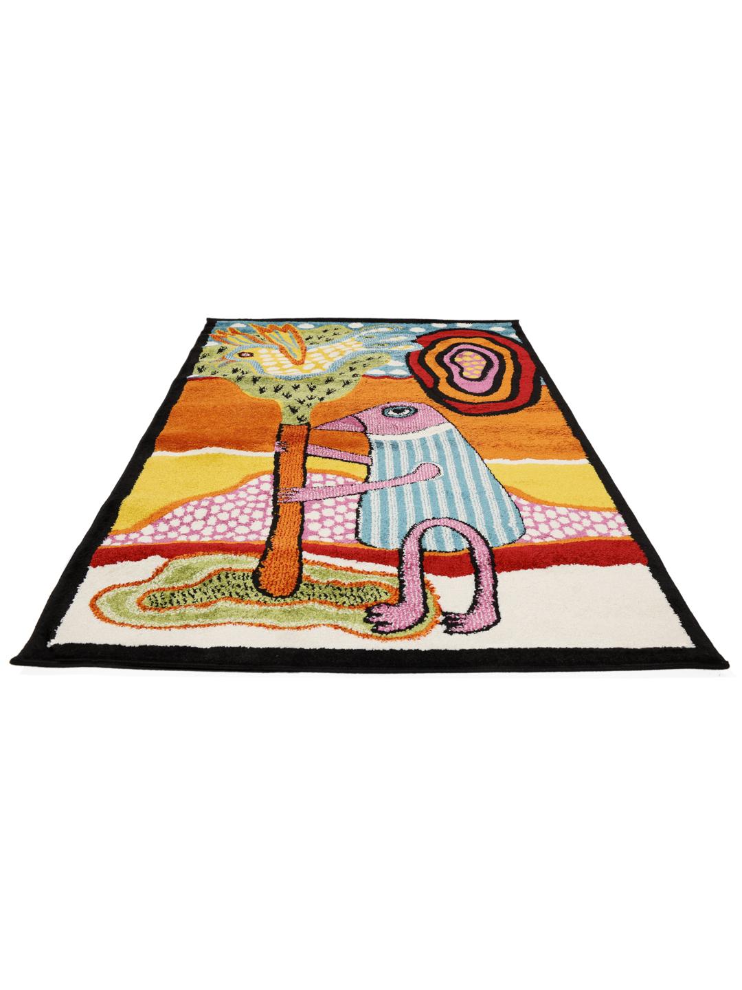 Alfombra multicolor con una escena imaginativa que incluye un pájaro y una figura