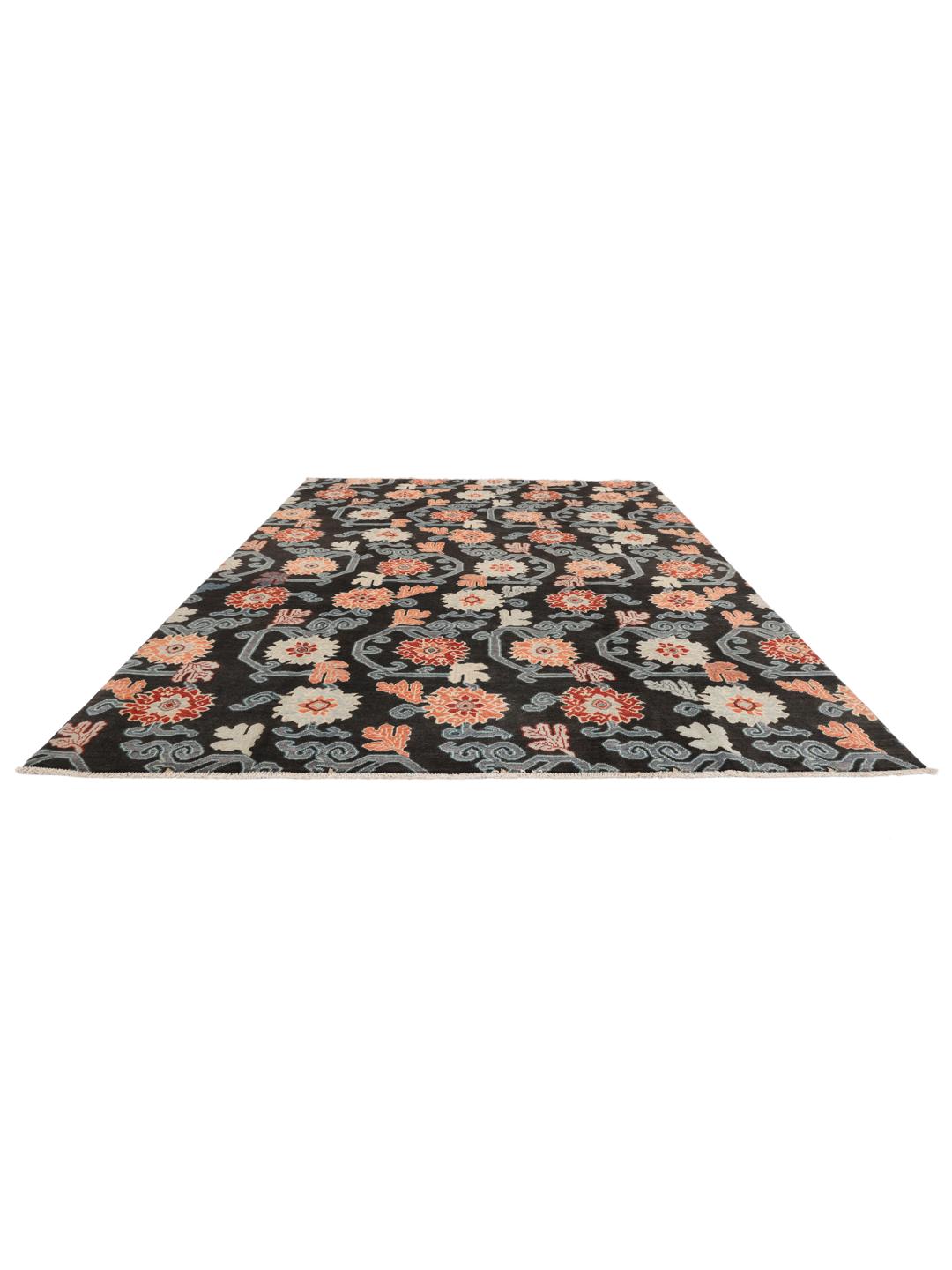 Alfombra Kazak afgana anudada a mano con campo negro y patrones florales
