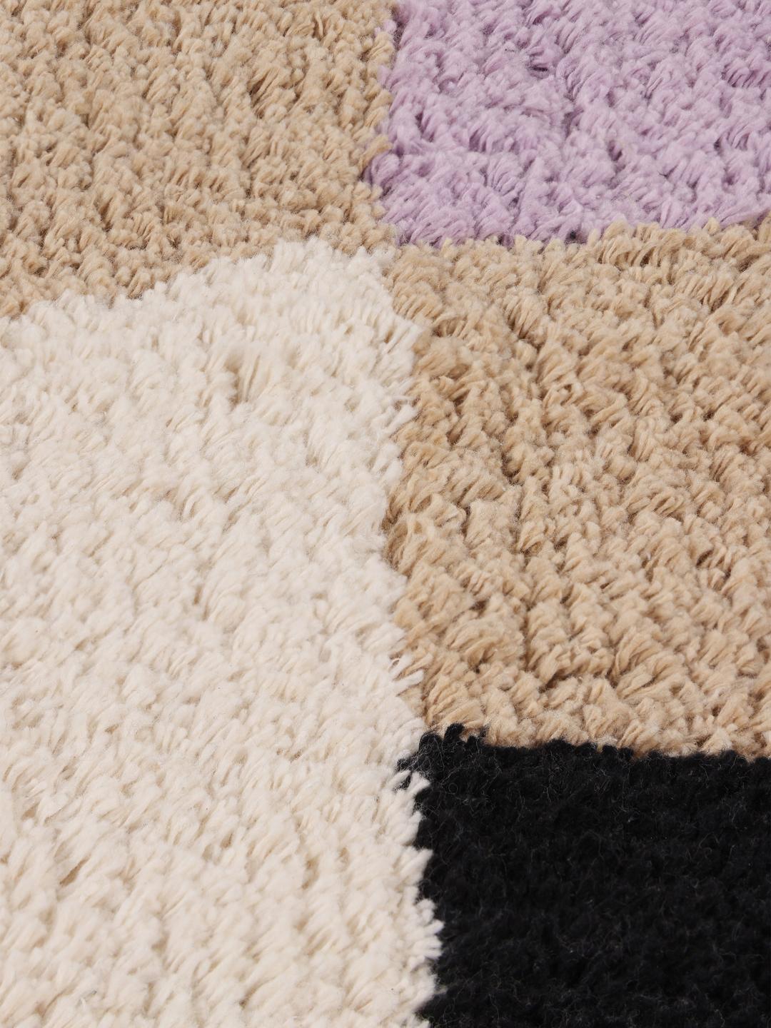 Tapis de bain en coton beige et violet avec un motif géométrique