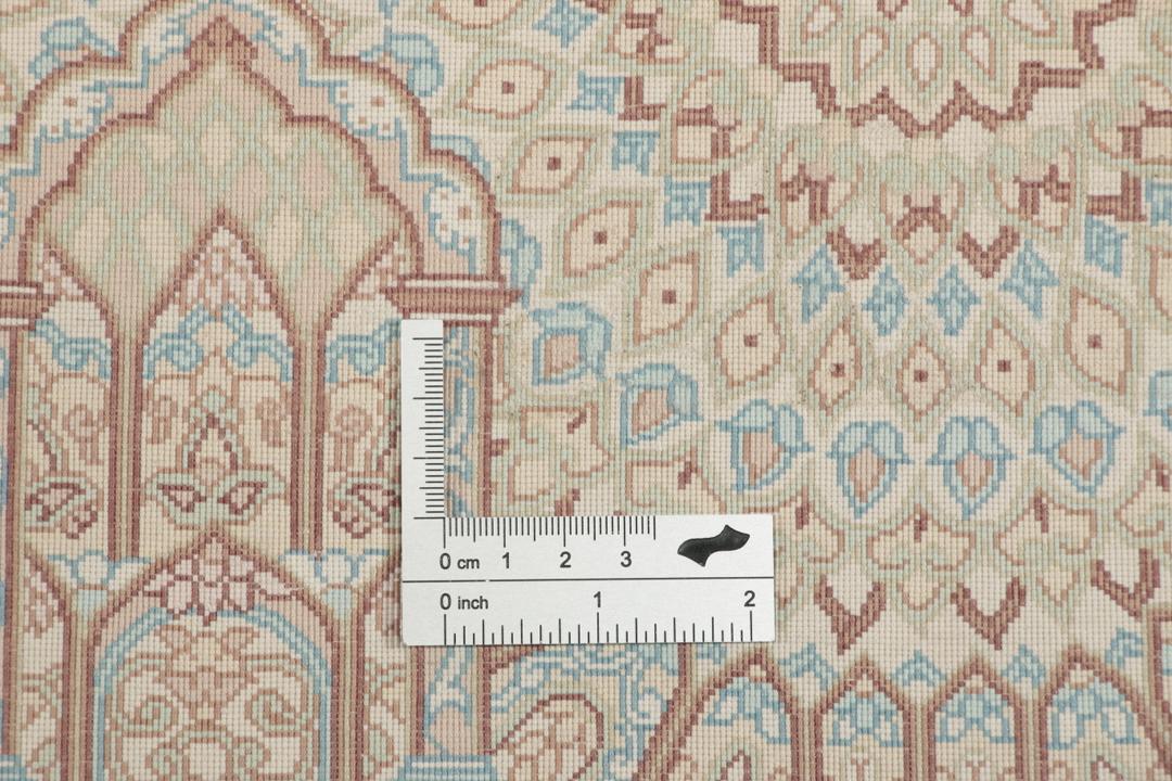 Håndknyttet Ghom Silk-tæppe fra Mellemøsten i beige og lyseblå