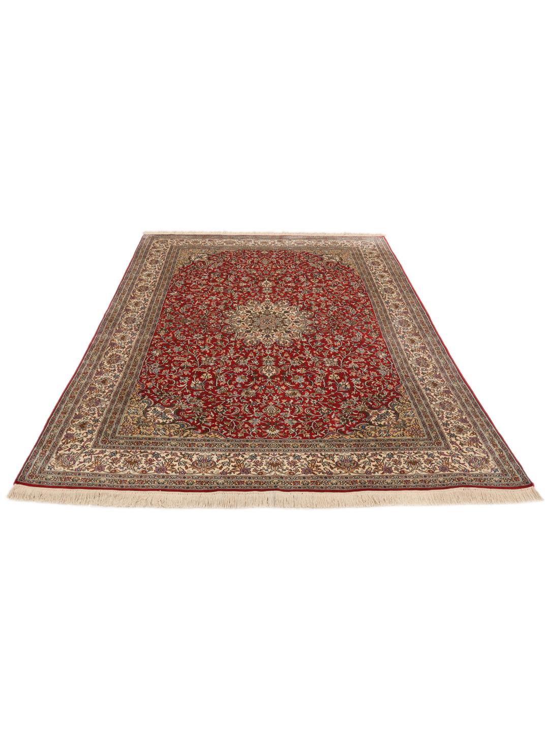 Kashmir Pure Silk håndknyttet tæppe fra Indien med et rødt og beige blomsterdesign