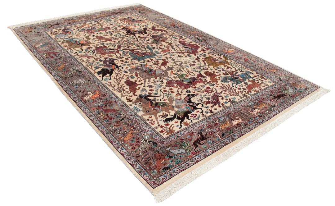 Handgeknoopt beige Ghom Kork/Zijde vloerkleed met een ingewikkelde Midden-Oosterse jachtscène