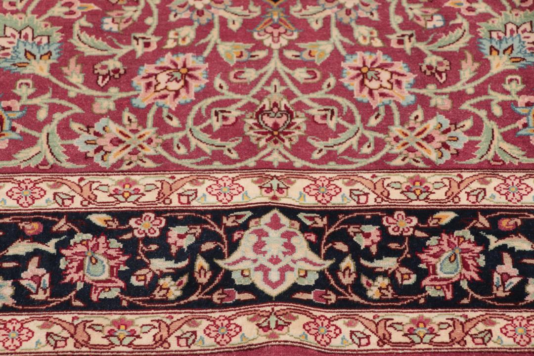 Handgeknoopt roze Ghom Zijde loper uit het Midden-Oosten