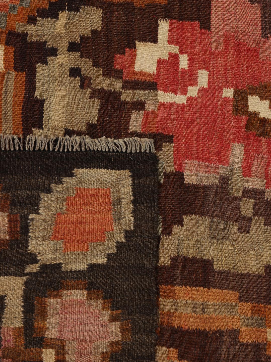 Håndvævet moldavisk rose-kilim-tæppe i brun med blomstermønstre