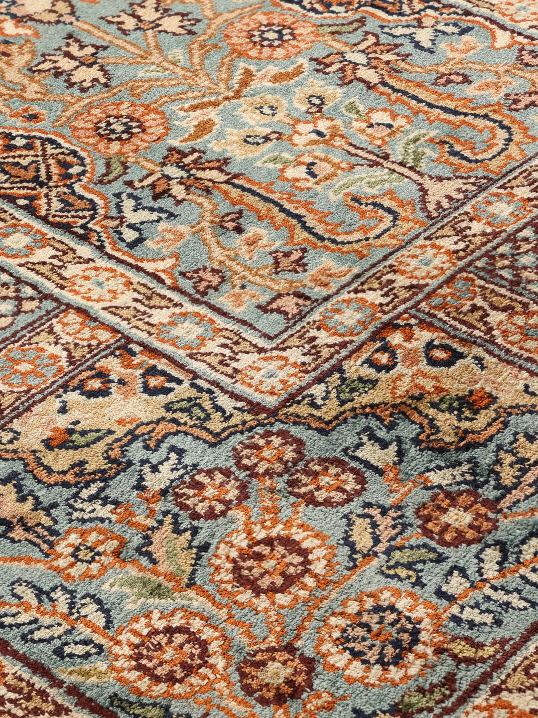 Handgeknoopt Kashmir zijden tapijt met ingewikkelde florale motieven in multicolor uit India