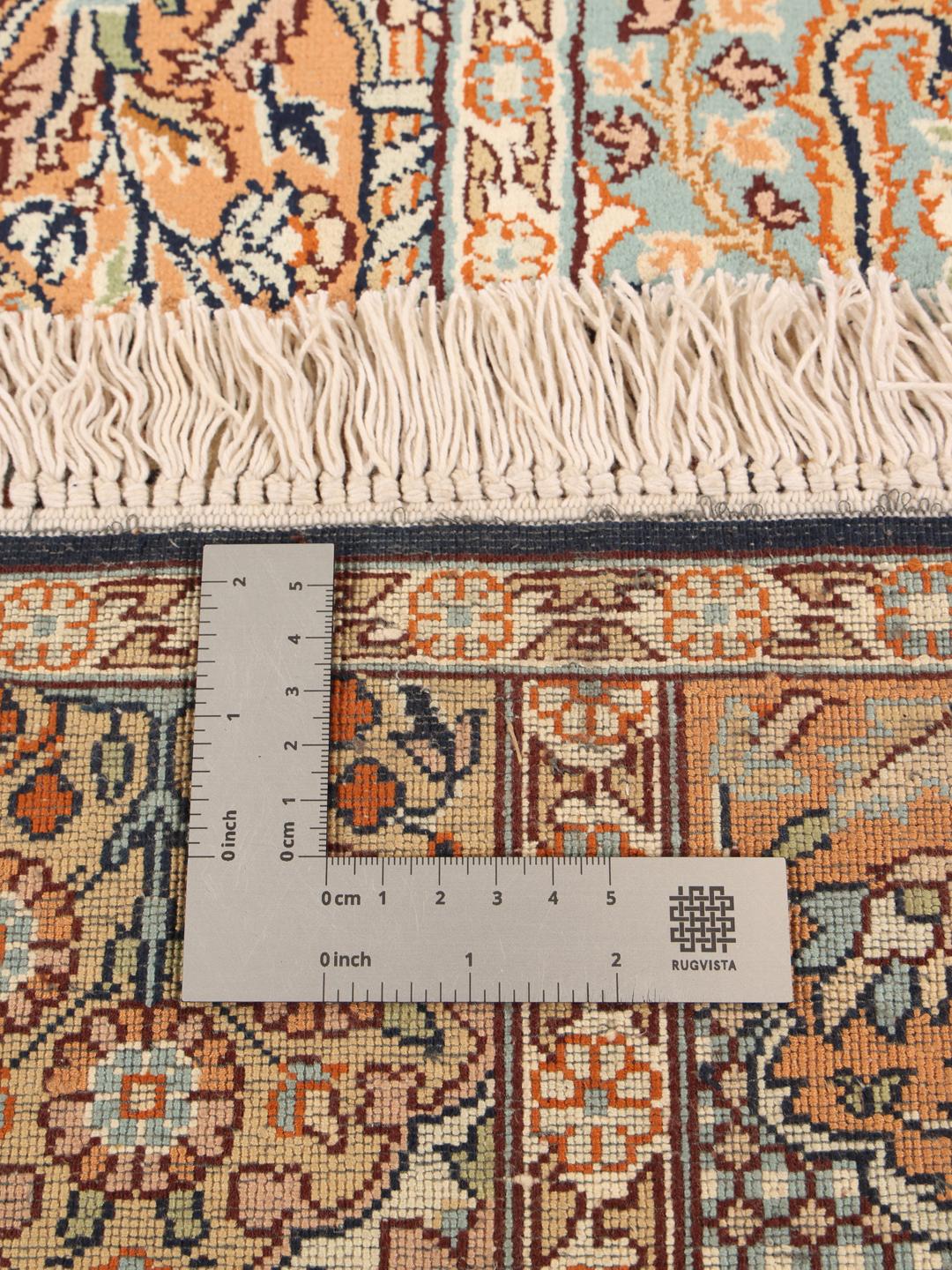 Handgeknoopt Kashmir zijden tapijt met ingewikkelde florale motieven in multicolor uit India