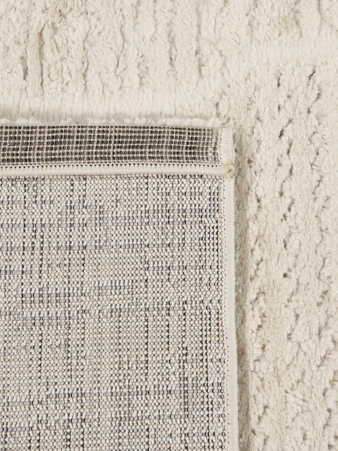 
    Bizac - Cream white - 160 x 230 cm
  