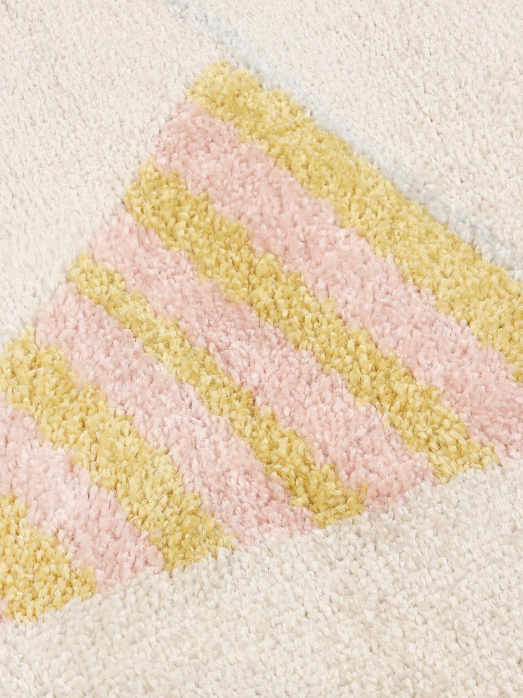 
    Celebration - Beige / Pink - Ø 150 cm
  