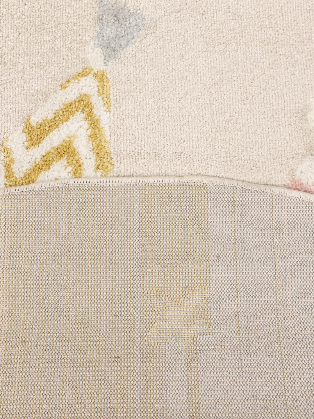 
    Celebration - Beige / Pink - Ø 150 cm
  