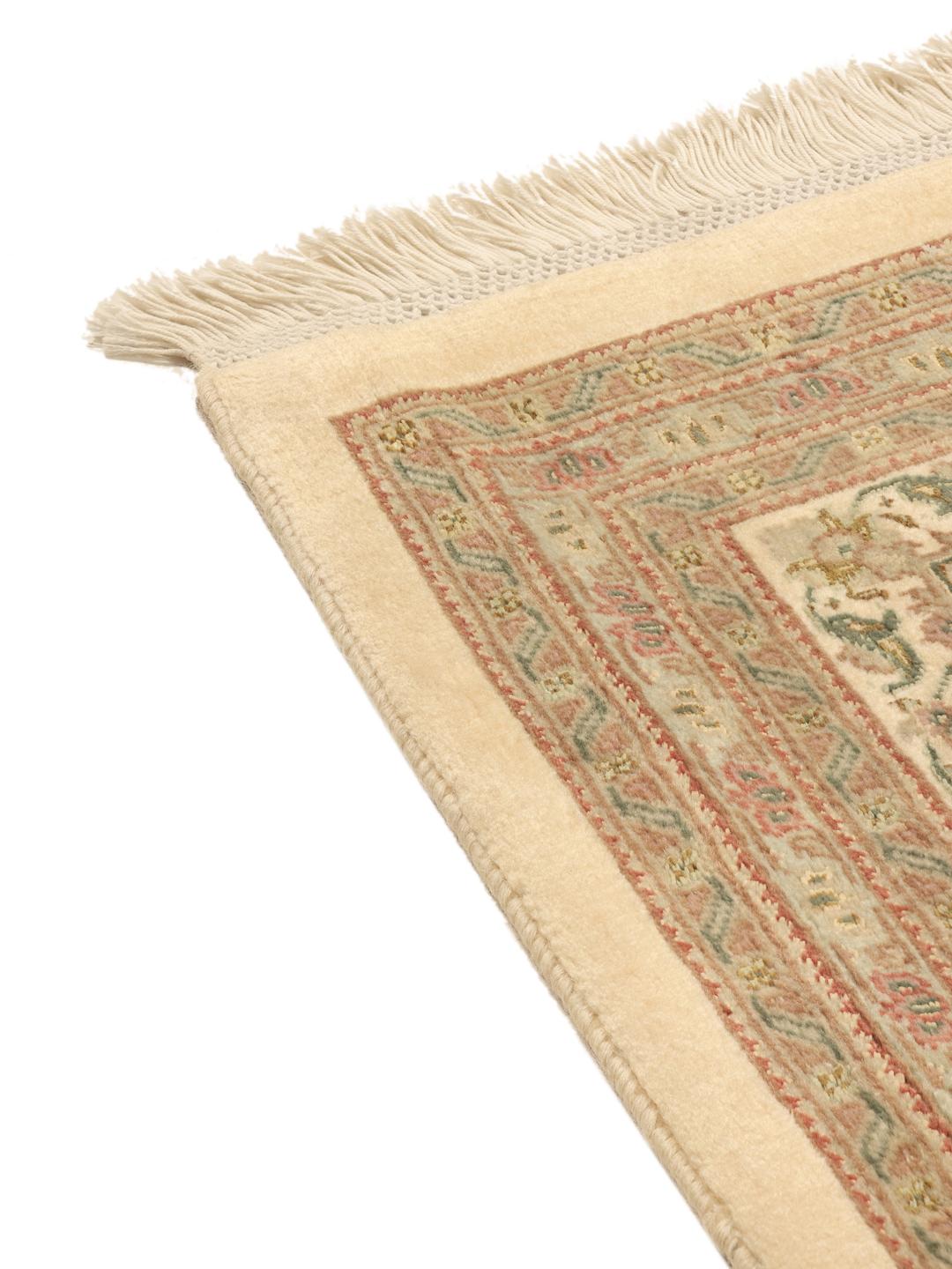 Håndknyttet Tabriz-tæppe med indviklede mønstre i beige og dæmpede nuancer