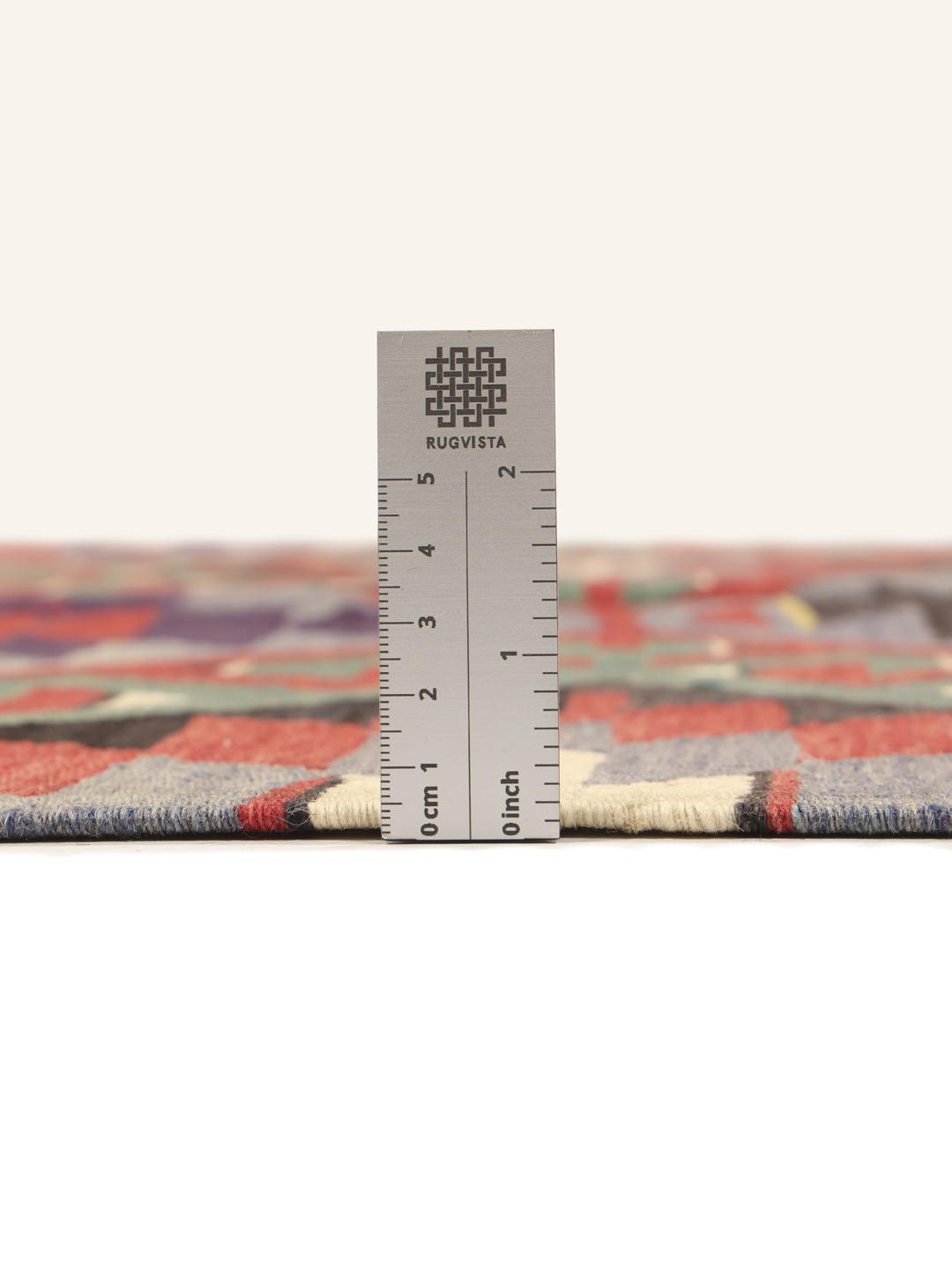 Vintage Turks Kilim-tapijt met geometrische ruitpatronen in veelkleurige tinten