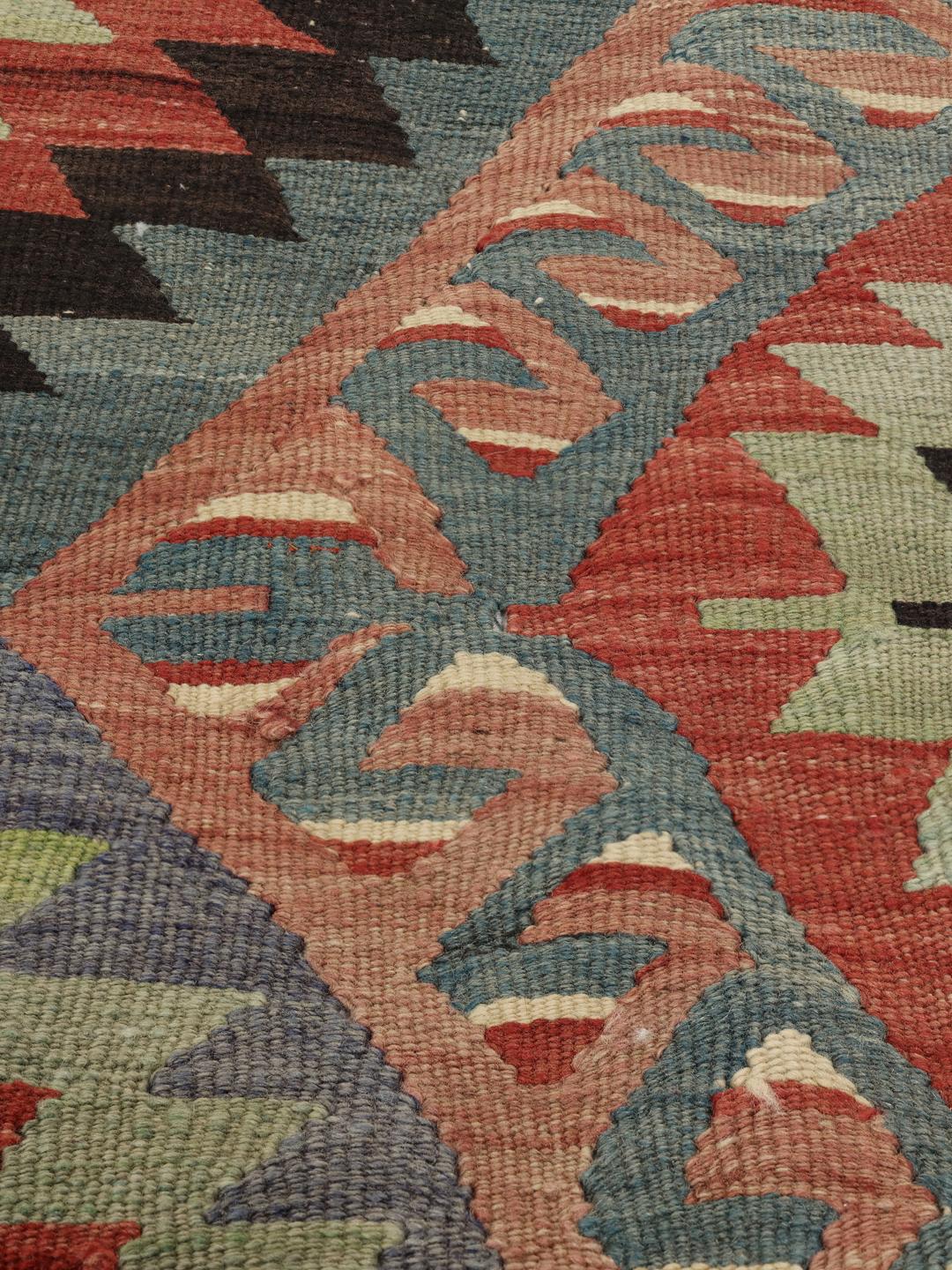 Vintage Turks kelim-tapijt met geometrische patronen in veelkleurige wol