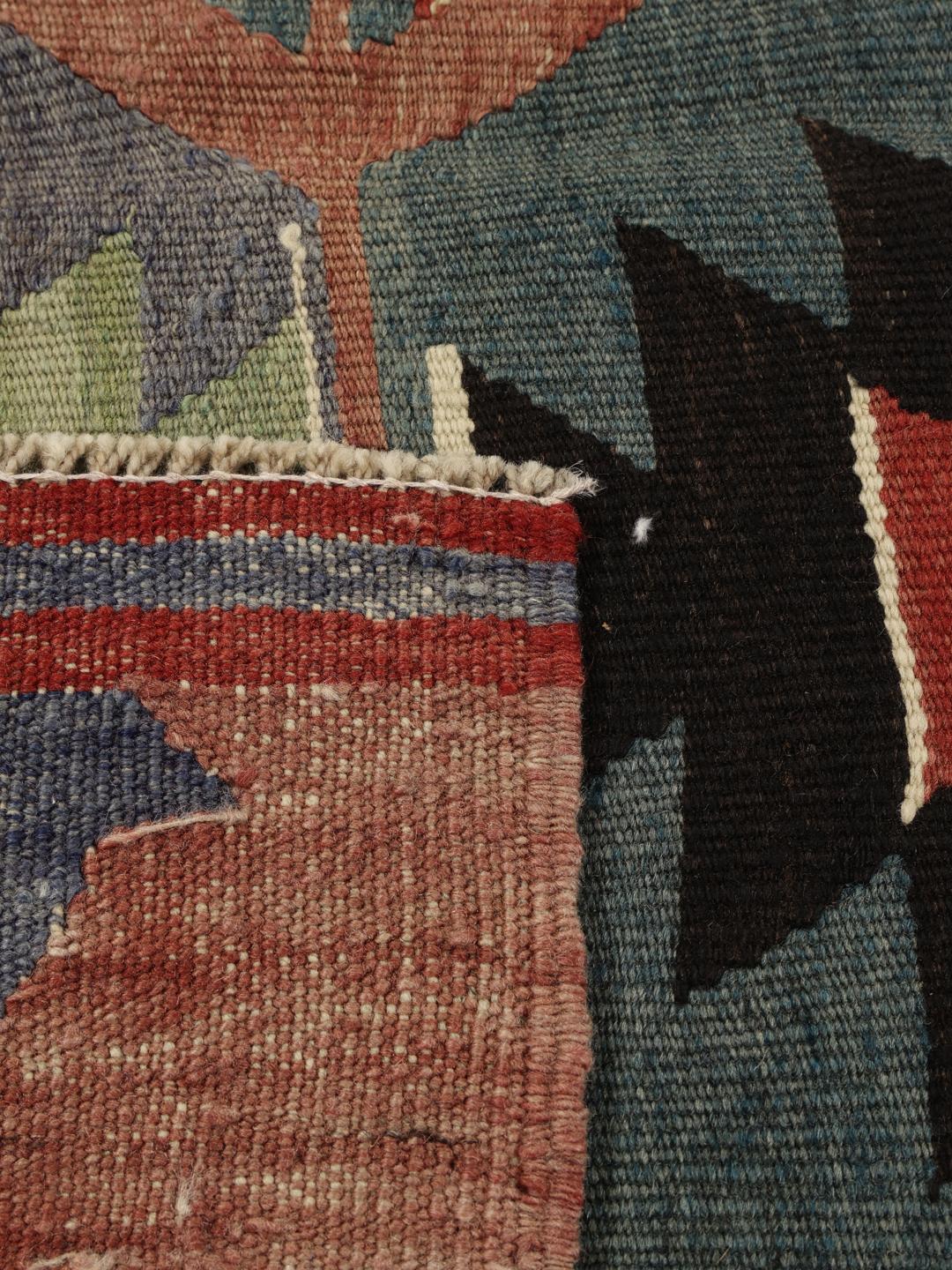 Vintage Turks kelim-tapijt met geometrische patronen in veelkleurige wol